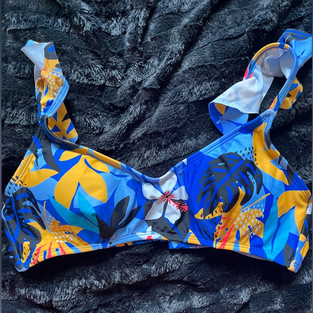 Size medium bathing suit top